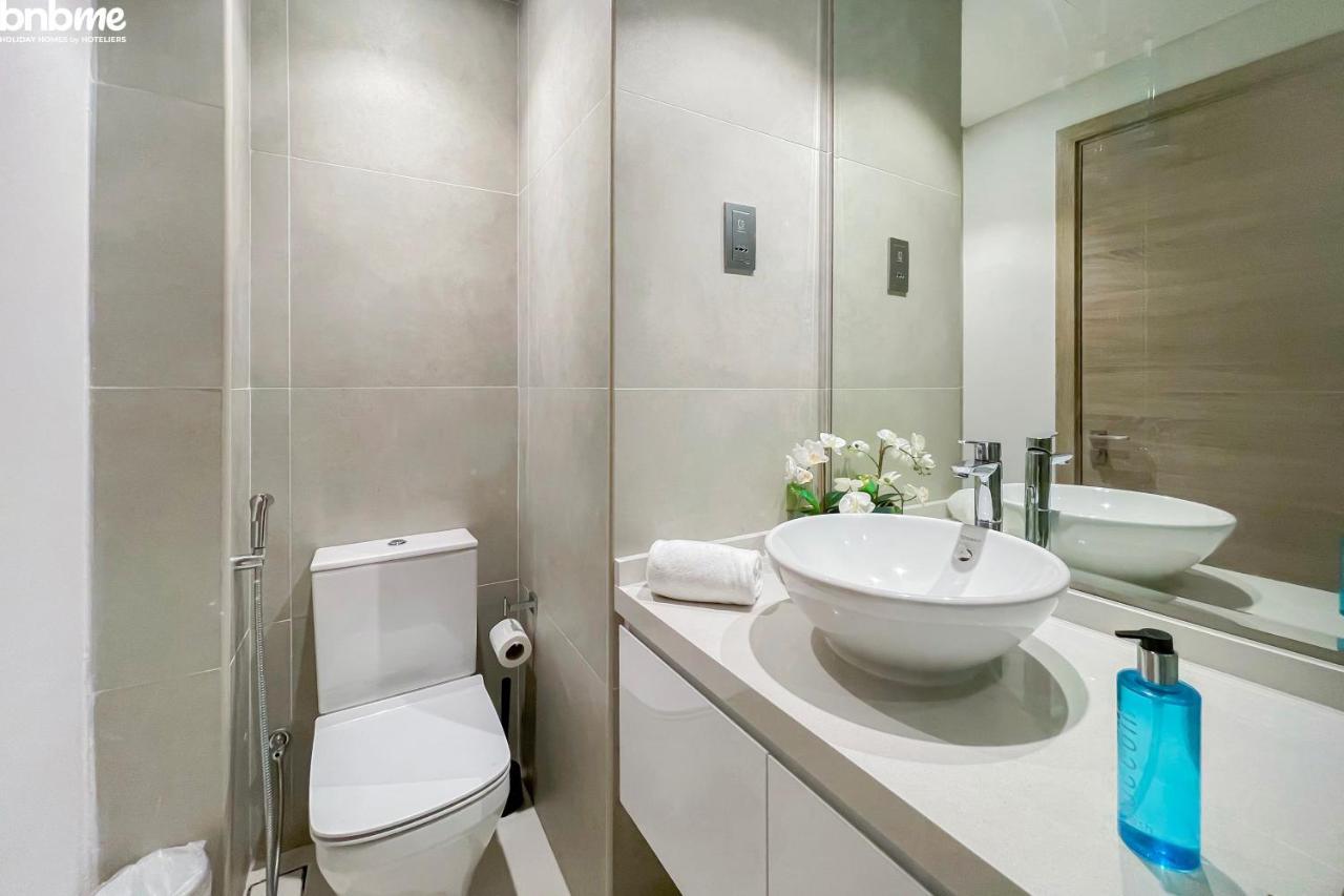 Bnbmehomes - Beautiful Lake View Studio Near Marina - 1504 Dubai Luaran gambar