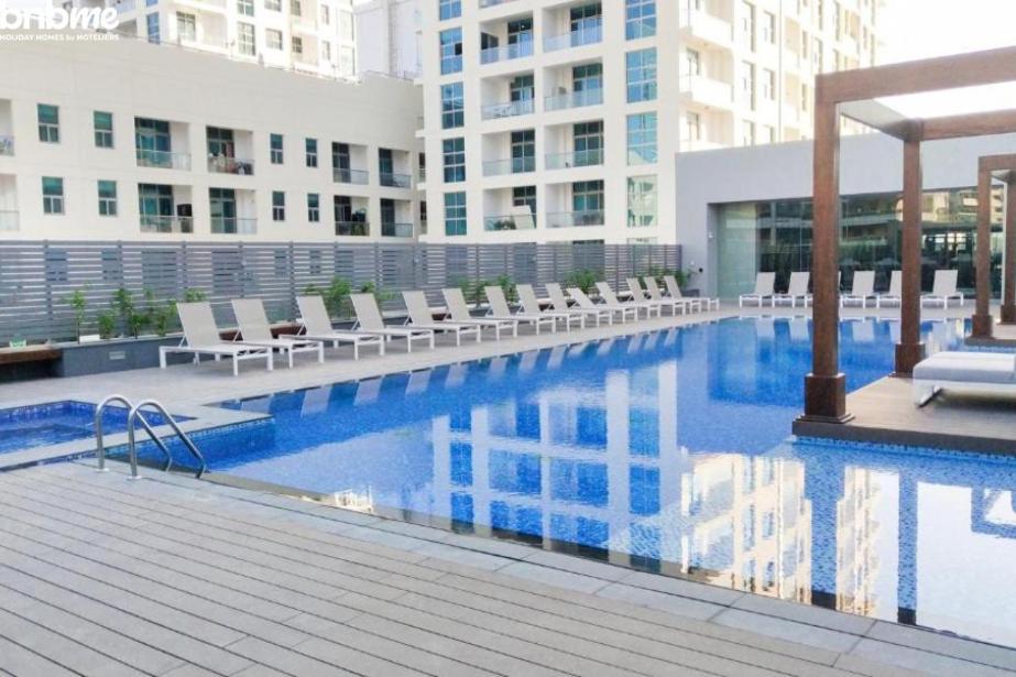 Bnbmehomes - Beautiful Lake View Studio Near Marina - 1504 Dubai Luaran gambar